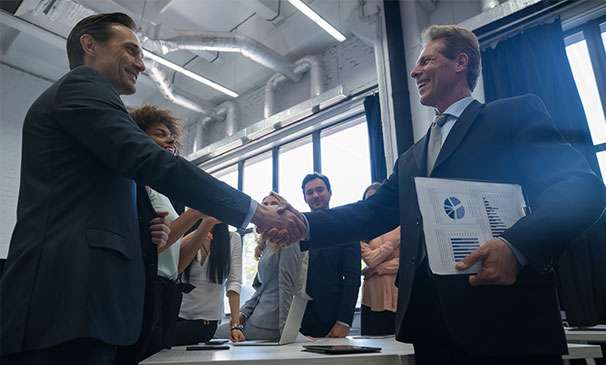 Administradores en junta con consejo de residentes