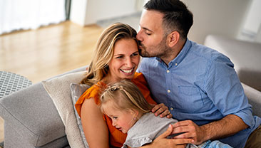 Residente consultando reporte desde su celular